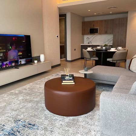 Charthouse Bahrain 호텔 마나마 외부 사진 A living room in a typical apartment