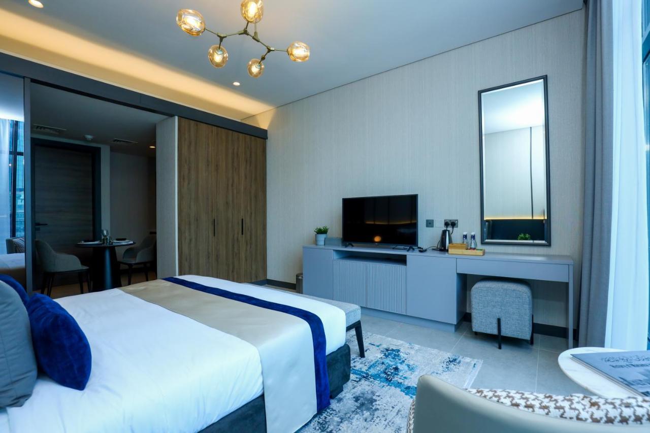 Charthouse Bahrain 호텔 마나마 외부 사진 A bedroom at the hotel