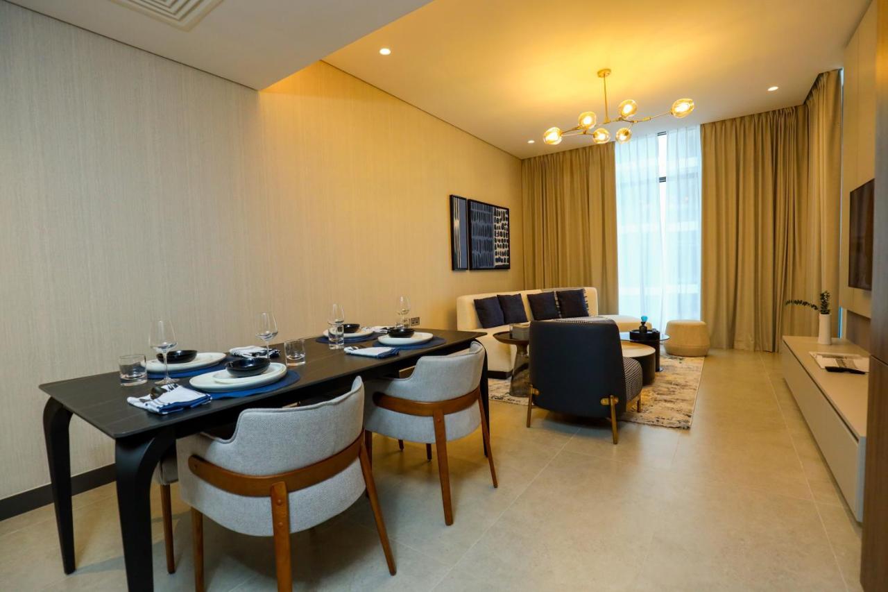 Charthouse Bahrain 호텔 마나마 외부 사진 A living room in a typical apartment