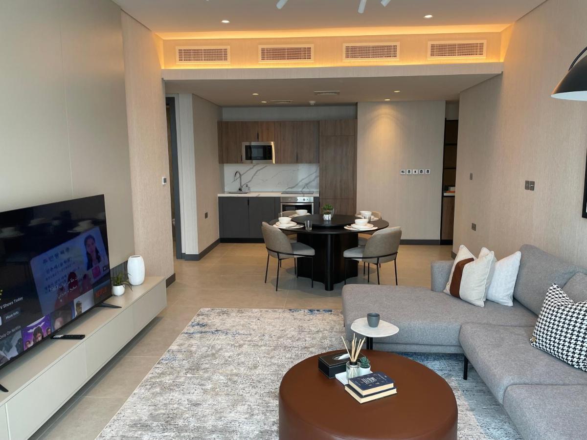 Charthouse Bahrain 호텔 마나마 외부 사진 A living room in a two-bedroom apartment
