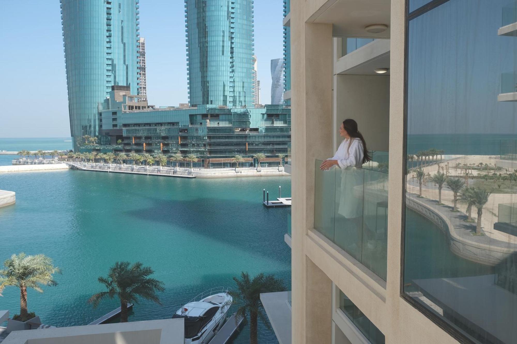 Charthouse Bahrain 호텔 마나마 외부 사진 View of the Marina from a hotel