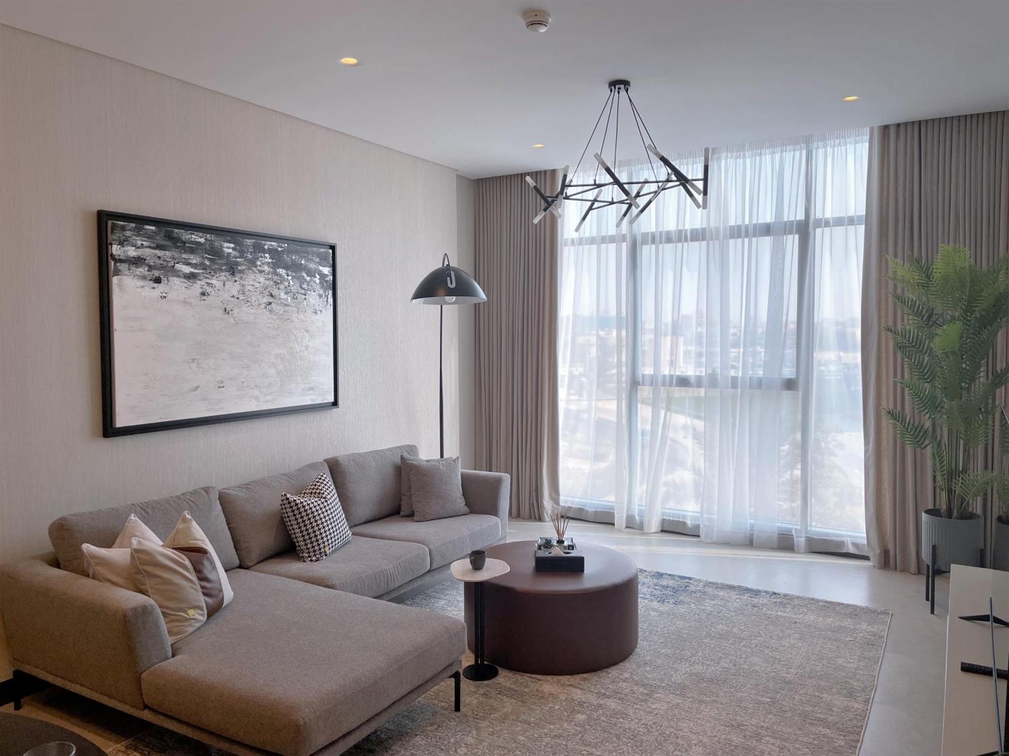 Charthouse Bahrain 호텔 마나마 외부 사진 A living room in a typical apartment